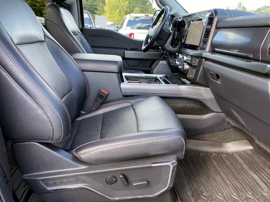 Used 2024 Silver Metallic Ford Lariat image 28