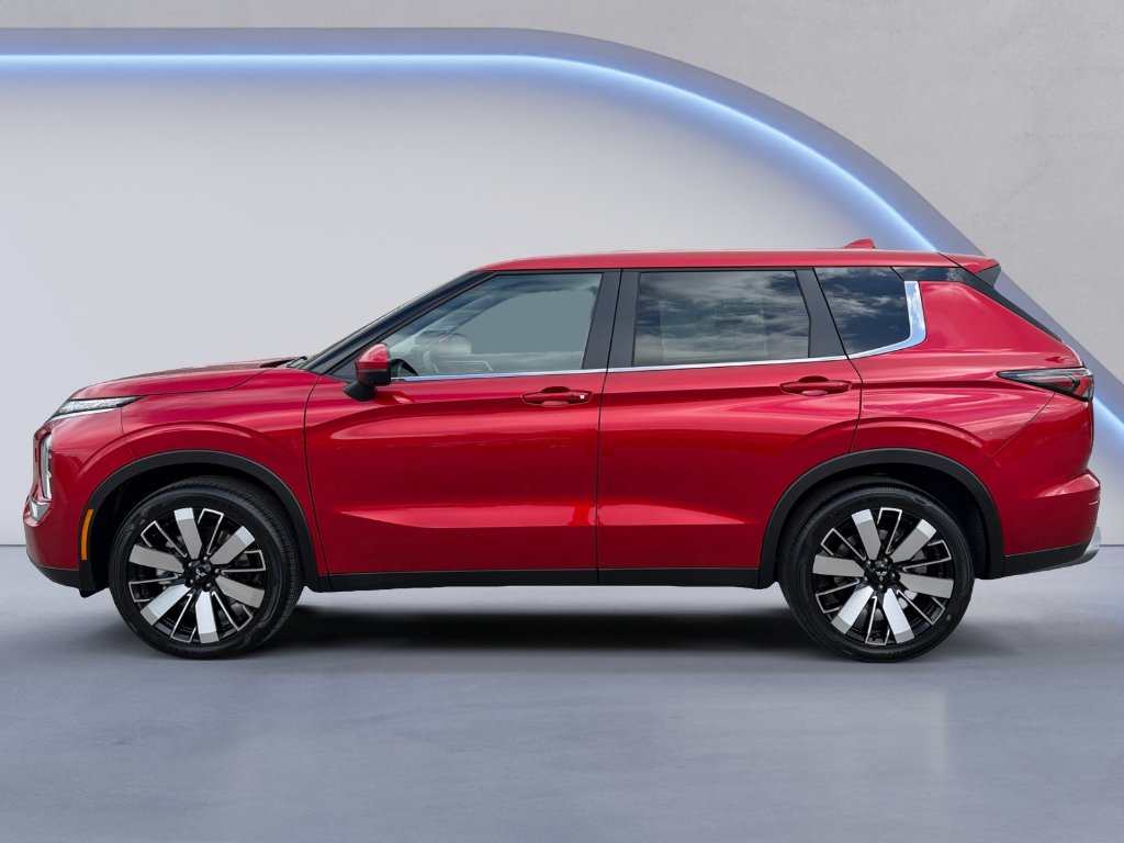 New 2026 Red Diamond Mitsubishi SE image 6