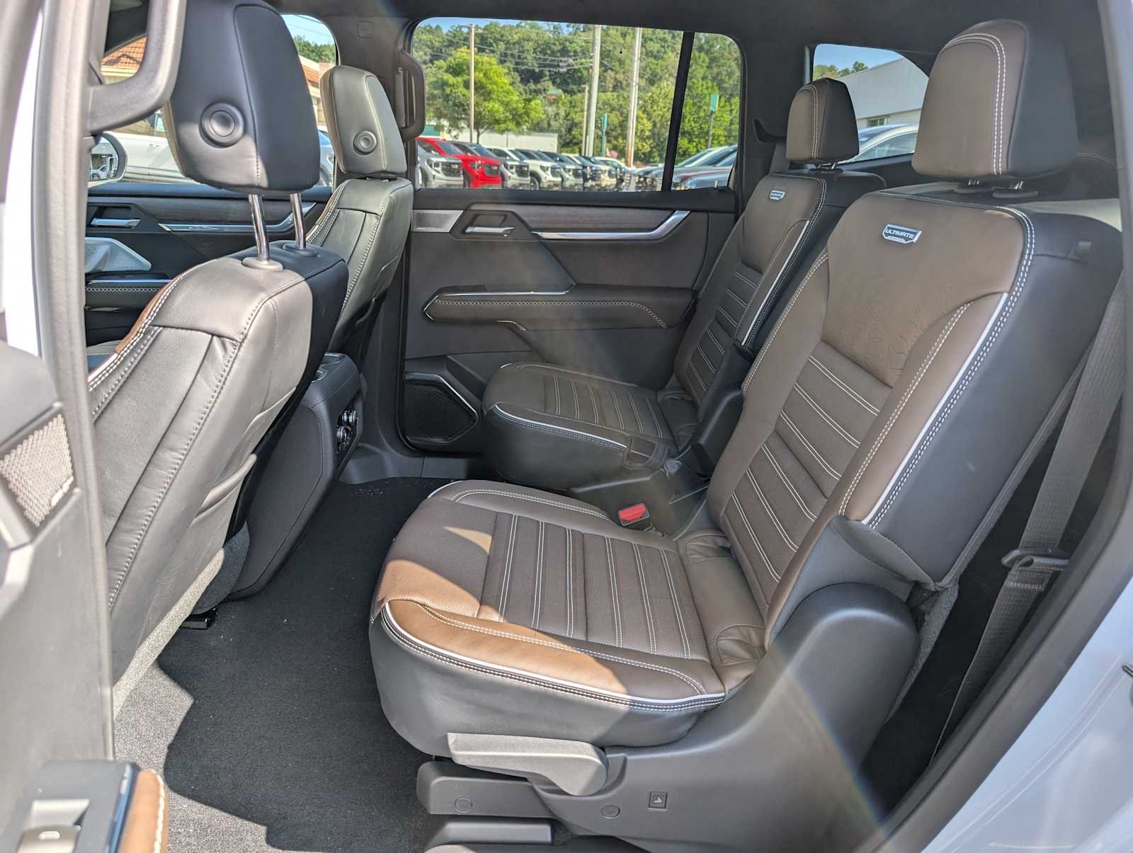 2027 GMC Acadia Denali Ultimate - Photo 18