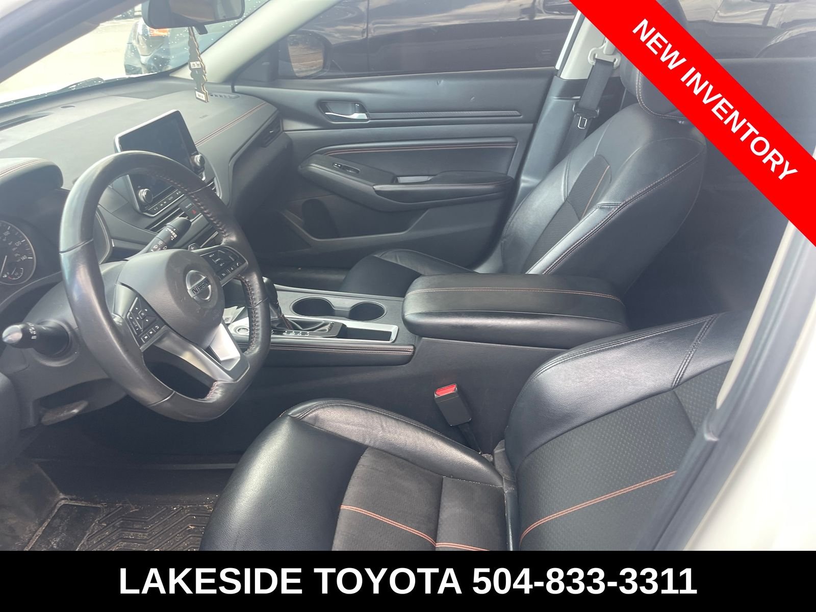Used 2022 White Nissan 2.5 SR image 6