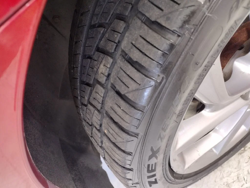 Used 2014 Red Nissan SR image 6