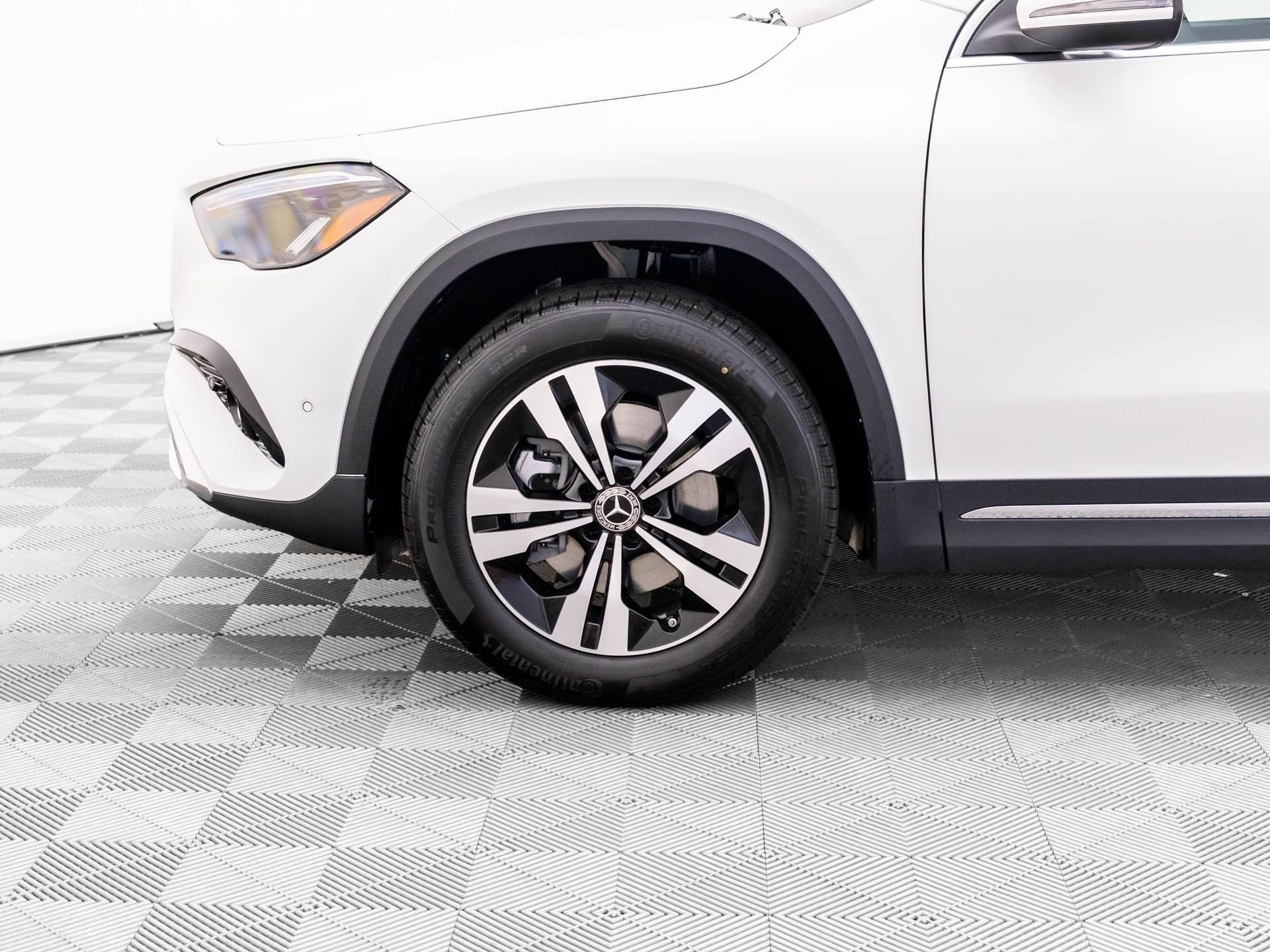 New 2026 Polar White Mercedes-Benz GLA 250 image 74