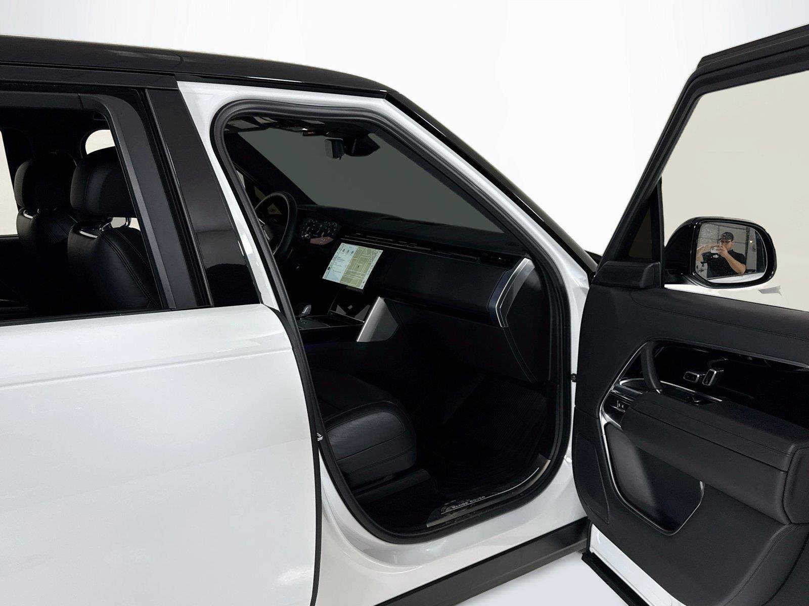 Used 2025 Fuji White Land Rover SE | 24