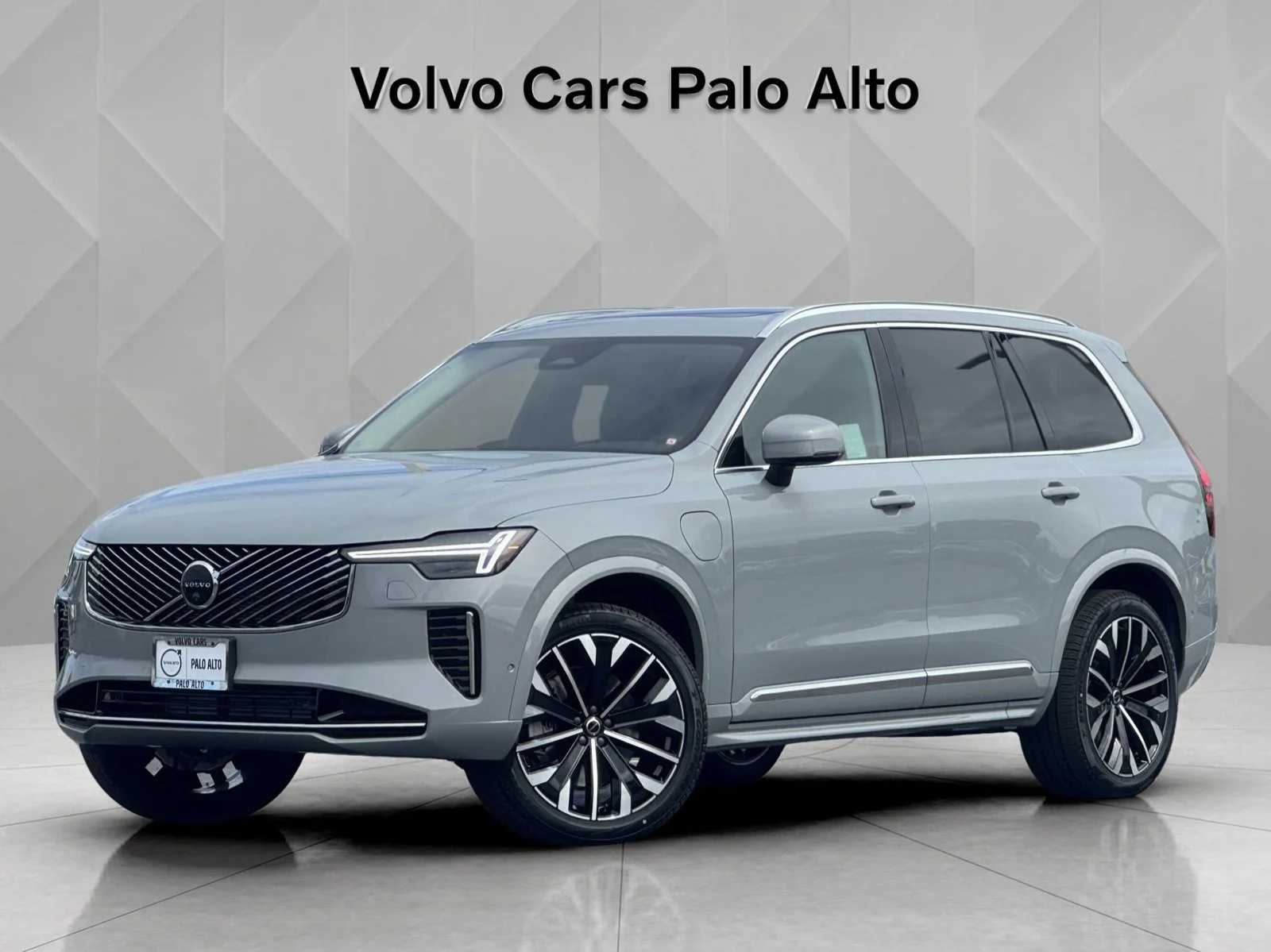 New 2026 Gray Volvo T8 Plus image 1