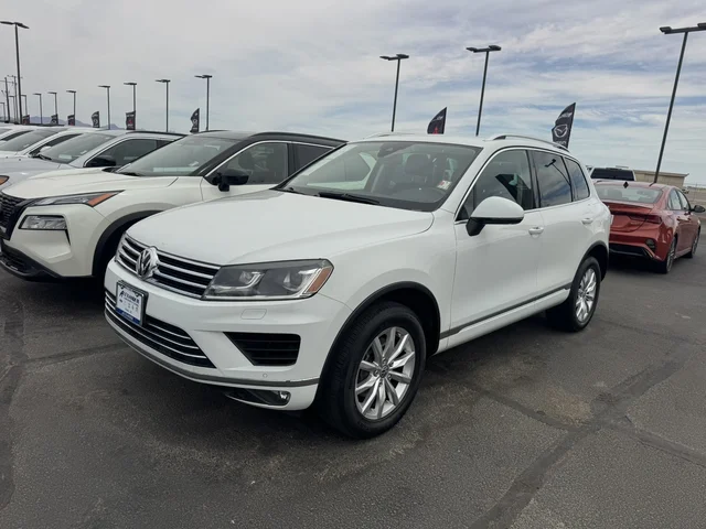 2016 Volkswagen Touareg Executive