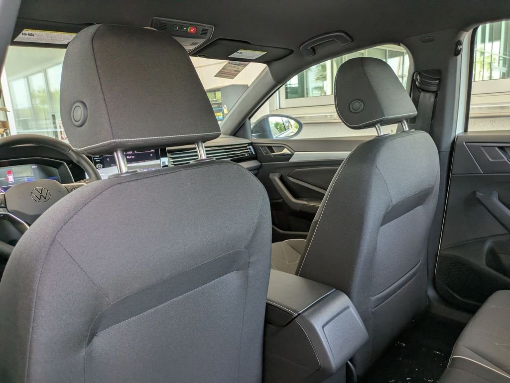 2025 Volkswagen Jetta Sport - Photo 19