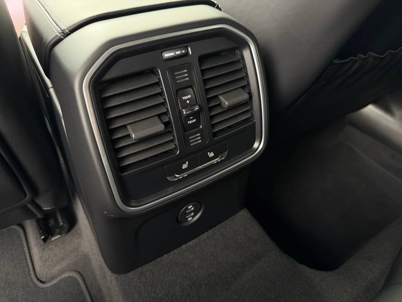 2026 Porsche Macan GTS - Photo 18
