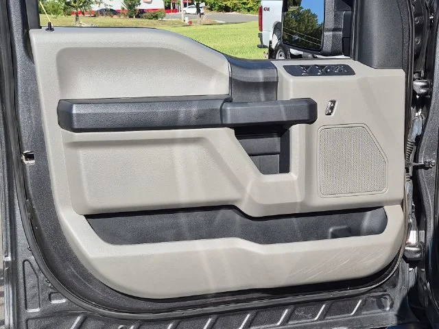 Used 2019 Gray Ford XL image 19