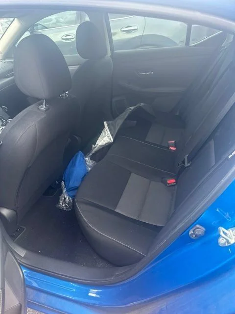 Used 2020 Blue Nissan SV image 5