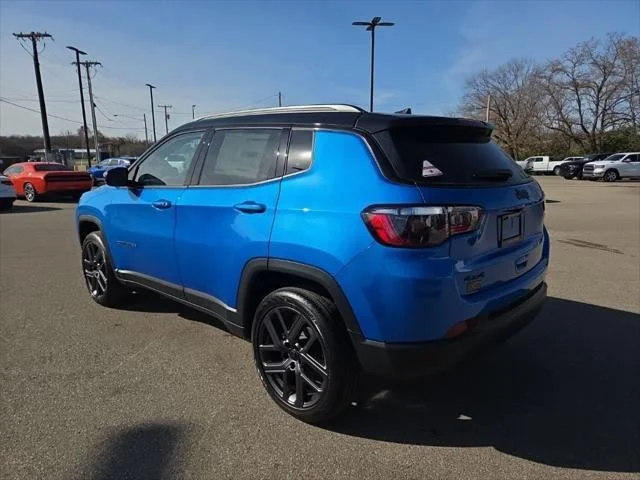 New 2026 Hydro Blue Pearl-Coat Exterior Paint Jeep Limited image 5