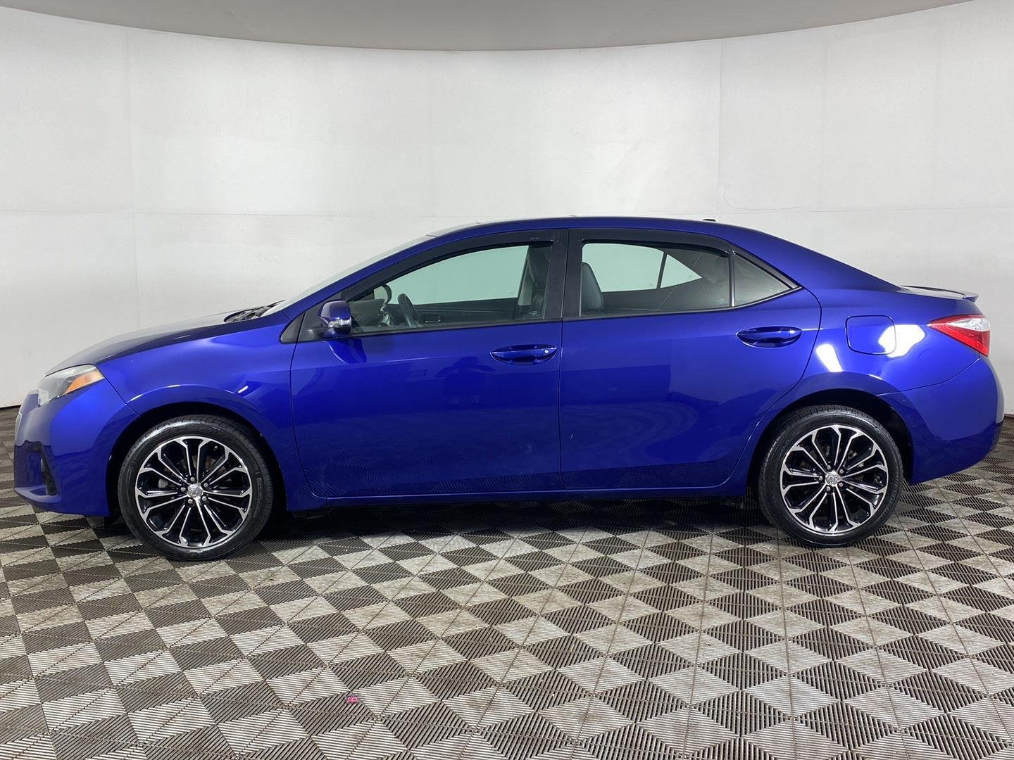 Used 2016 Blue Crush Metallic Toyota S Premium image 3