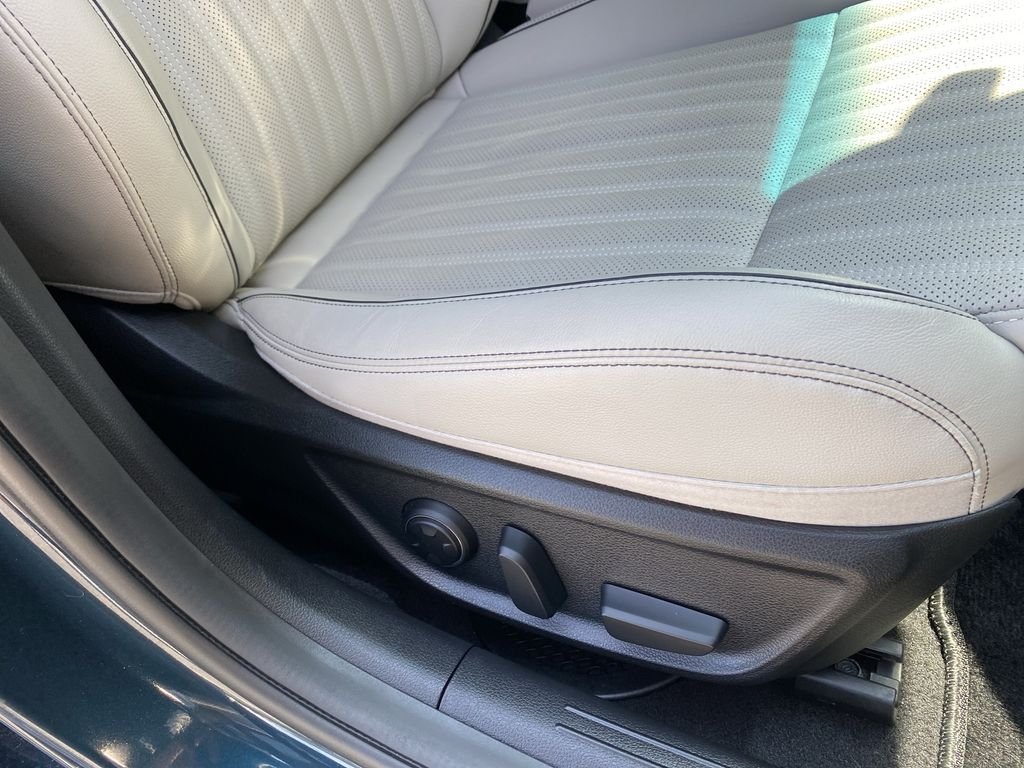 2022 GENESIS G70 Standard - Photo 36