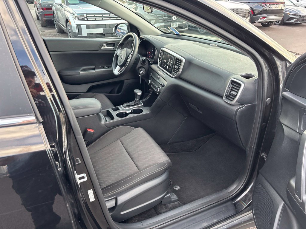 Used 2020 Red Kia LX image 25