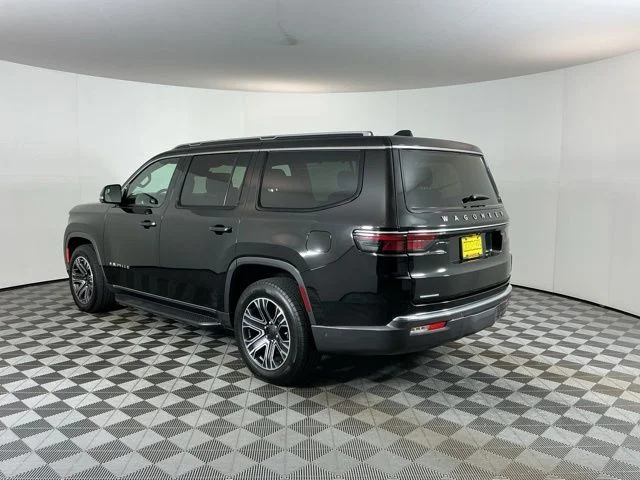 Used 2022 Diamond Black Crystal Pearlcoat Jeep Series III image 6