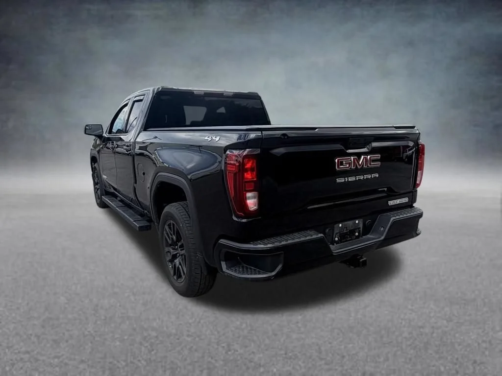 Used 2023 Onyx Black GMC Elevation image 3