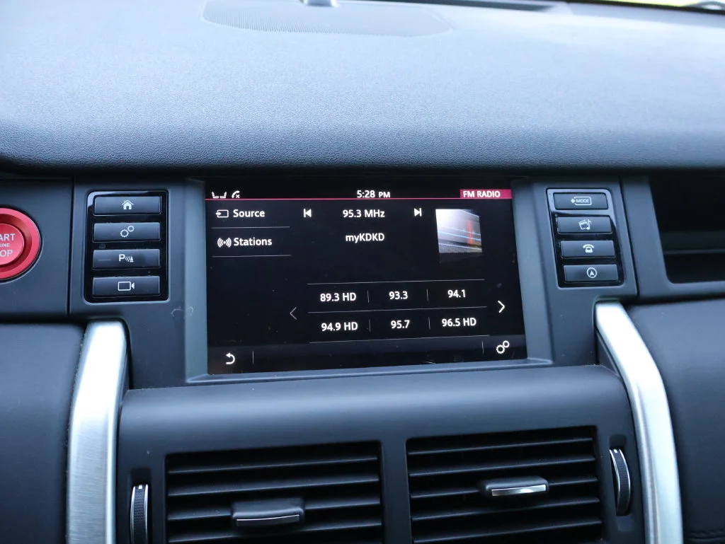 Used 2019  Land Rover  image 23