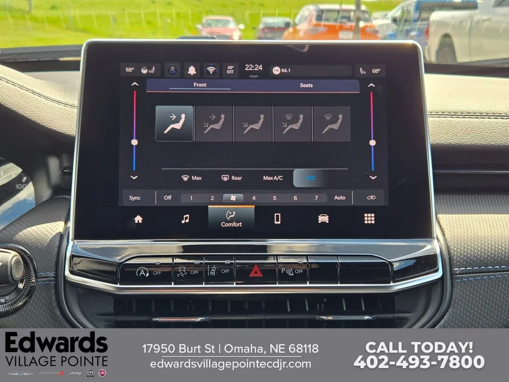 New 2026 Diamond Black Crystal Pearlcoat Jeep Limited image 20