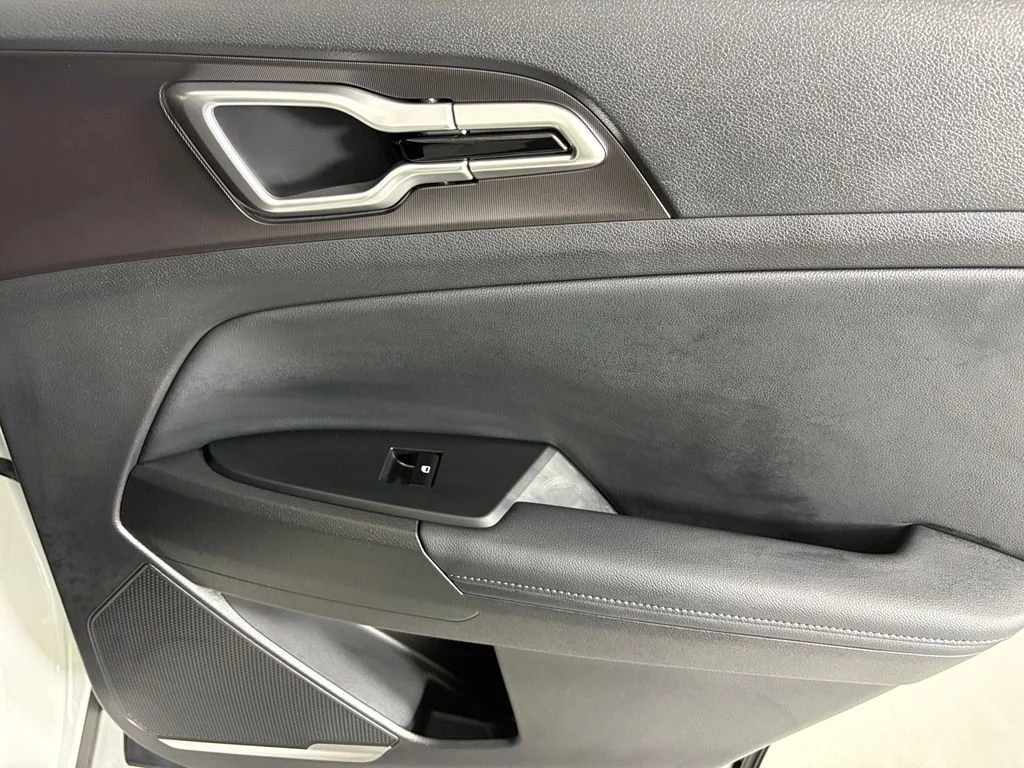New 2027 White Kia EX image 15