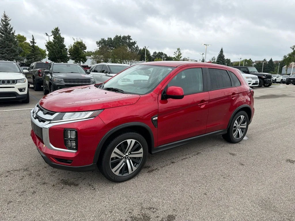 Used 2021  Mitsubishi 2.0 ES image 1