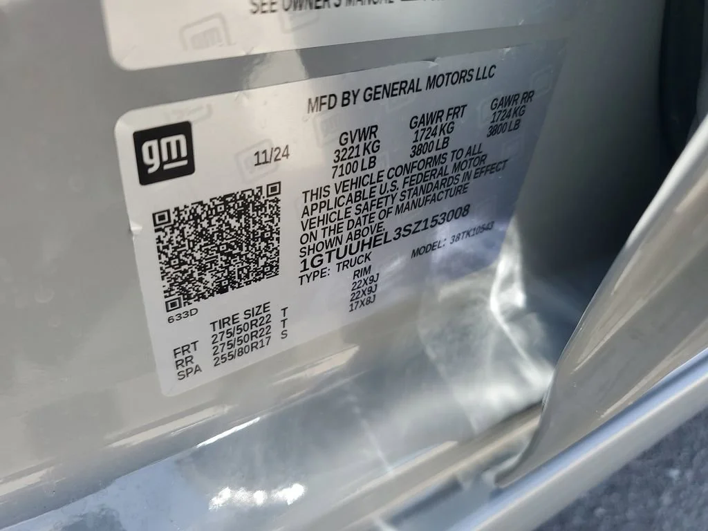Used 2025 Thunderstorm Gray GMC Denali Ultimate image 29