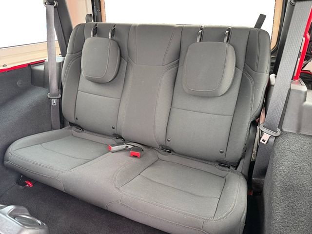 Used 2022 Red Jeep  image 17