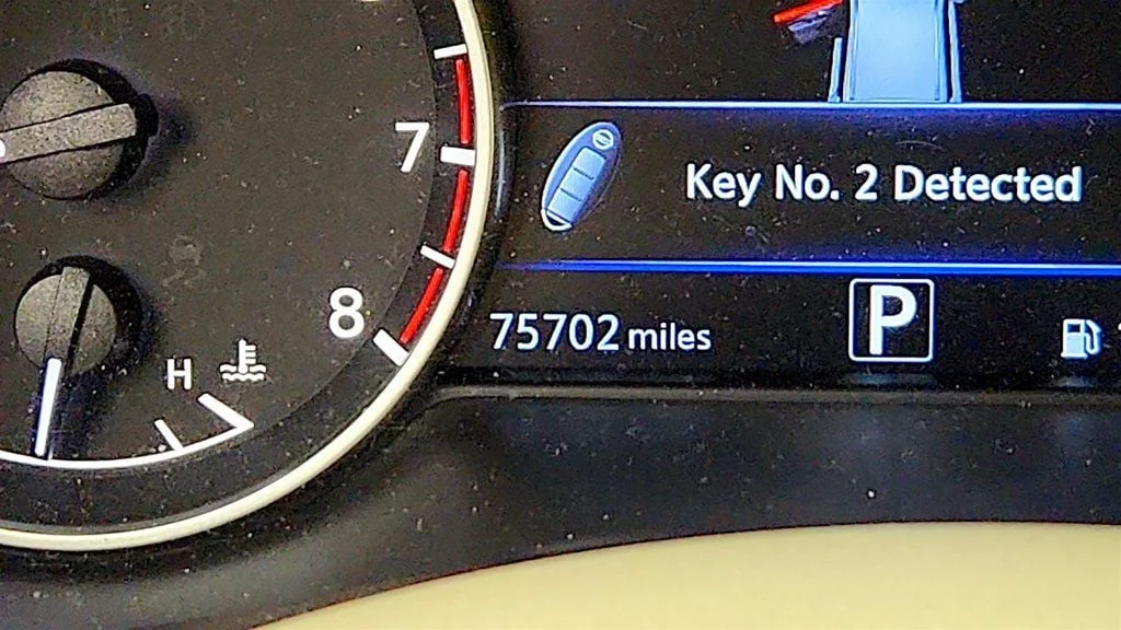 Used 2016 Arctic Blue Metallic Nissan SL AWD w/ Technology Package & Panoramic Moonroof image 16