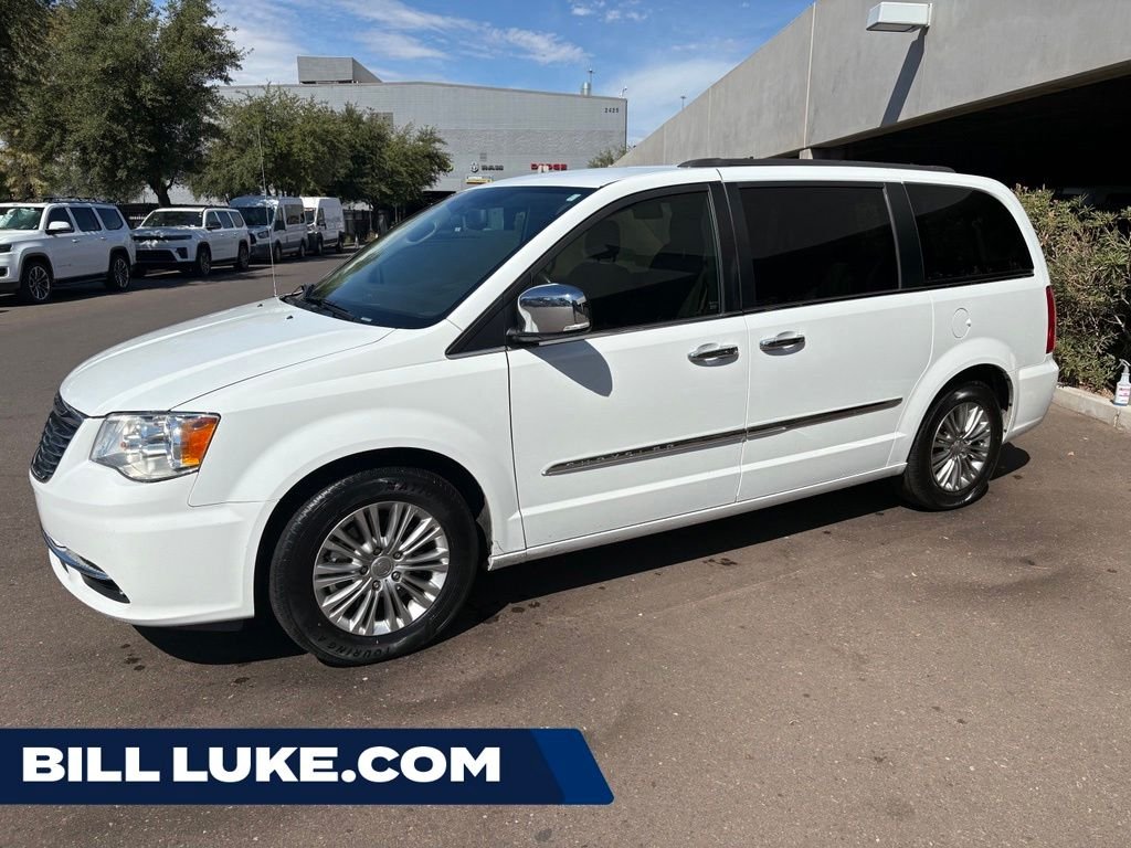 Used 2015 White Chrysler Touring-L image 1