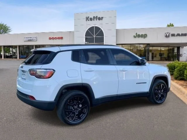 New 2026 White Jeep Latitude image 5