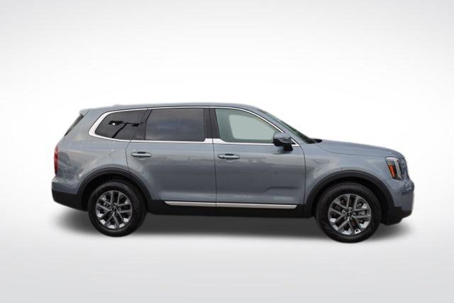 Used 2025 Silver Kia LX image 12