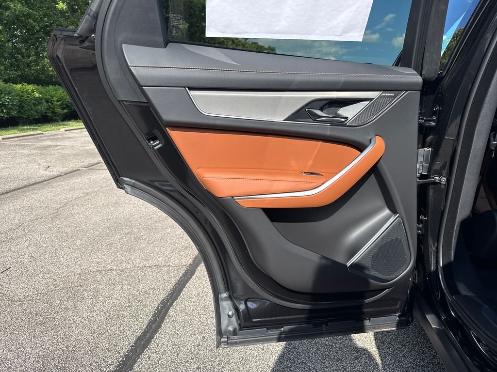 2026 Jaguar F-Pace R-Dynamic S - Photo 13