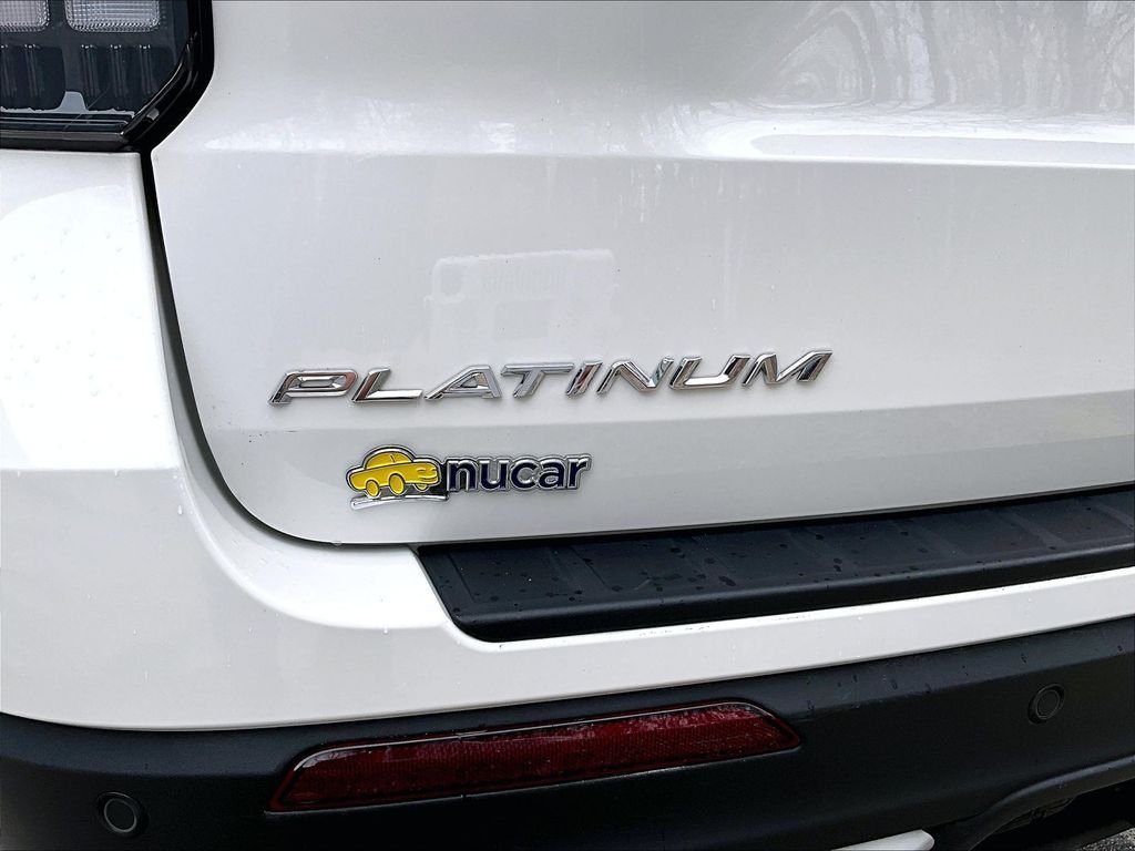 Used 2025 Star White Metallic Tri-Coat Ford Platinum image 30