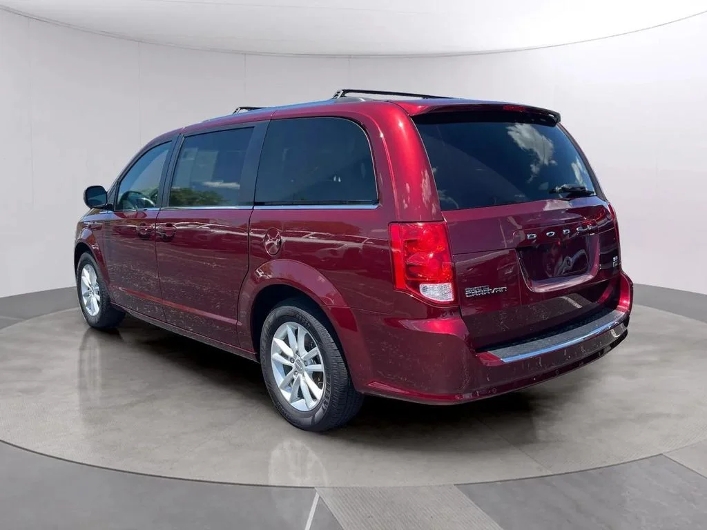 Used 2019 Octane Red Pearlcoat Dodge SXT image 3