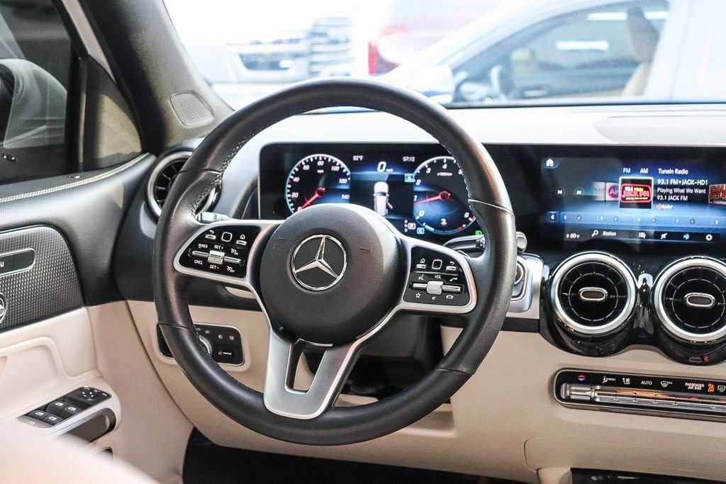 Used 2021 Polar White Mercedes-Benz GLB 250 image 17