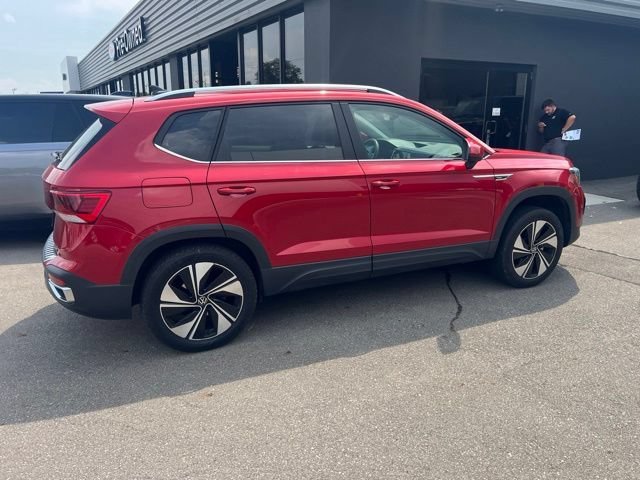 Certified Used 2023 Red Metallic Volkswagen SE image 3