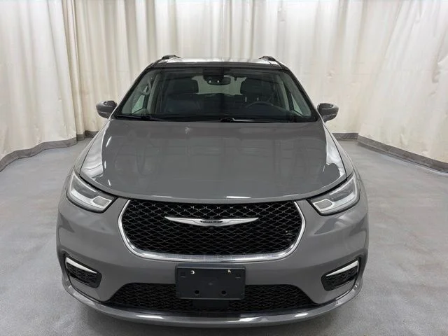 Used 2022 White Chrysler Touring L image 8