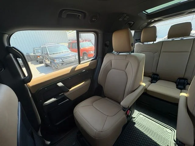 New 2026 Woolstone Green Land Rover X-Dynamic SE image 45