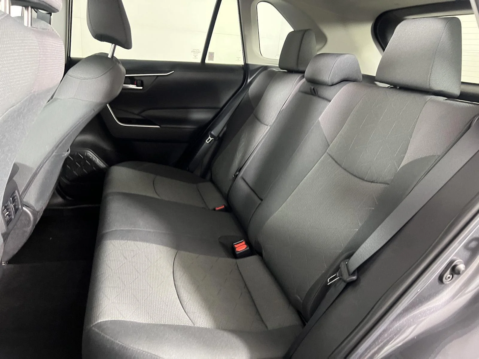 Used 2022  Toyota XLE image 22