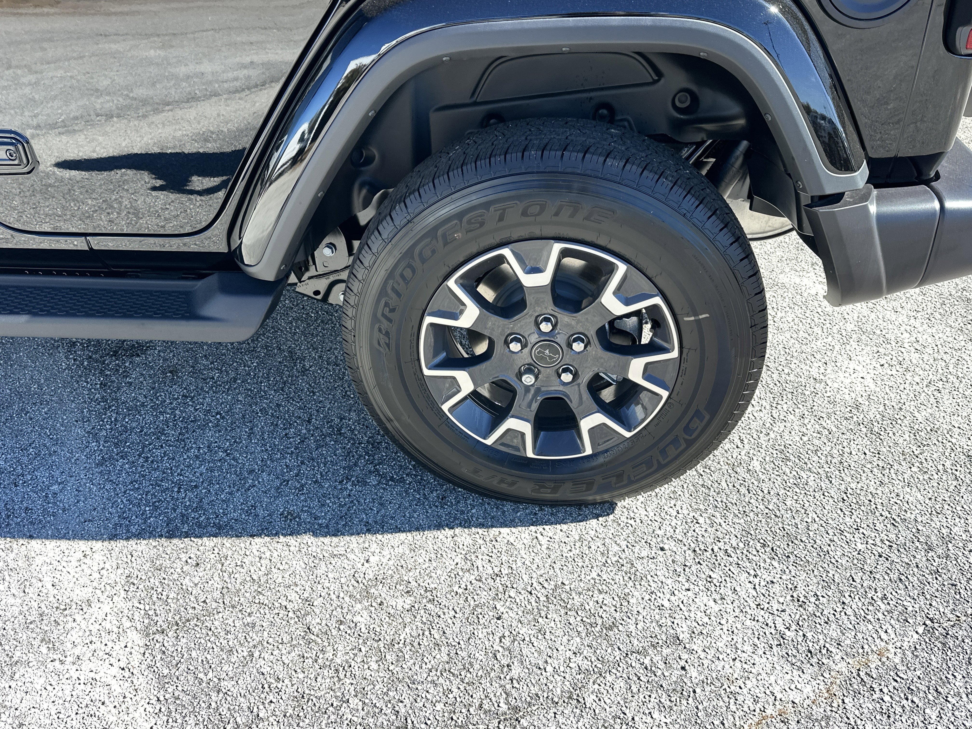 New 2026 Black Clear-Coat Exterior Paint Jeep Sahara image 20