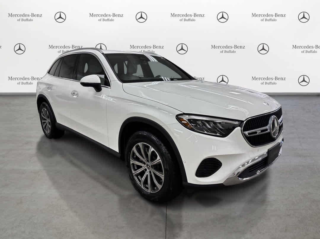 Used 2026 Polar White Mercedes-Benz GLC 300 image 3