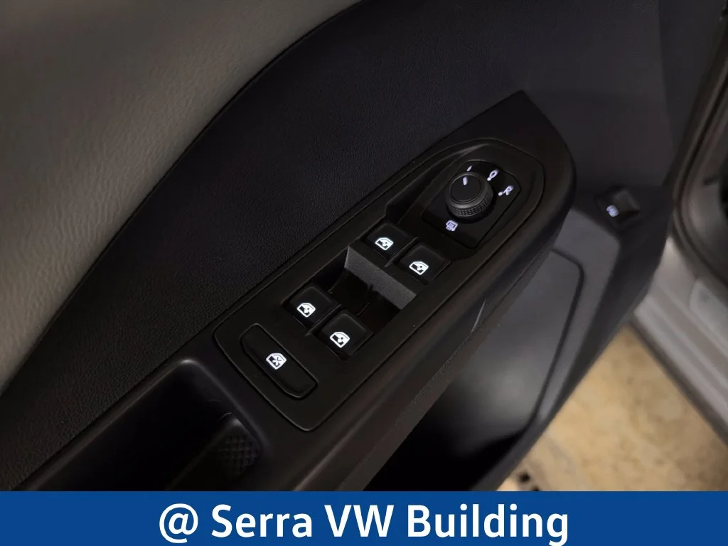 Used 2023 Silver Volkswagen 1.5T SE image 18