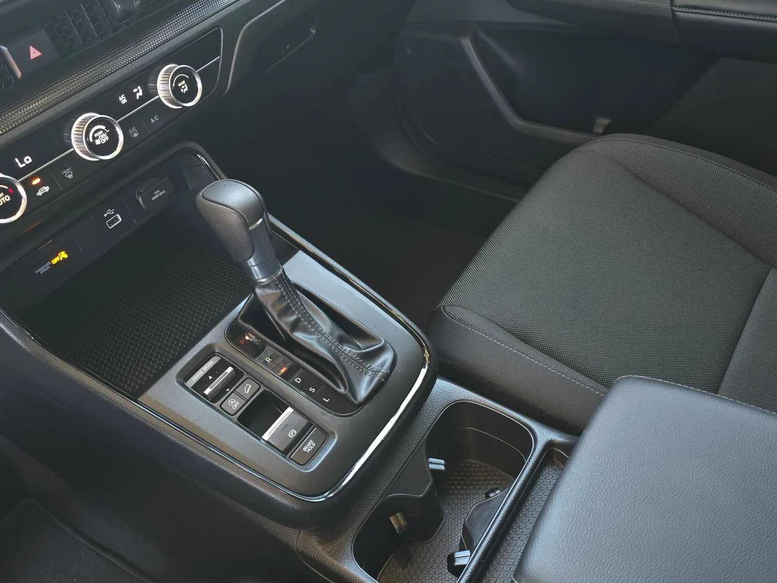 2024 Honda CR-V LX - Photo 23