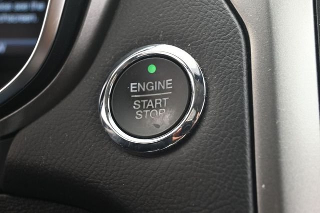 Used 2020 Silver Metallic Ford SE image 21