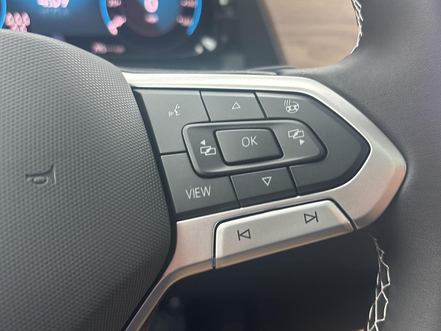 New 2026 Pure Gray Volkswagen 2.0T SE w/Technology image 17