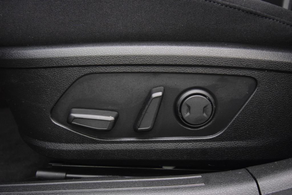 Used 2023 Onyx Black Hyundai SEL image 29