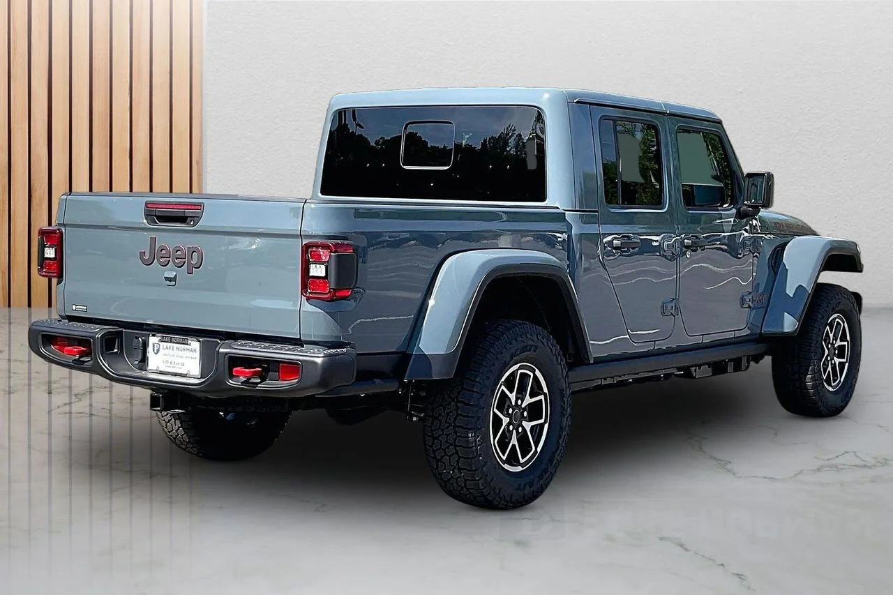 New 2026 Anvil Clear-Coat Exterior Paint Jeep Rubicon image 8
