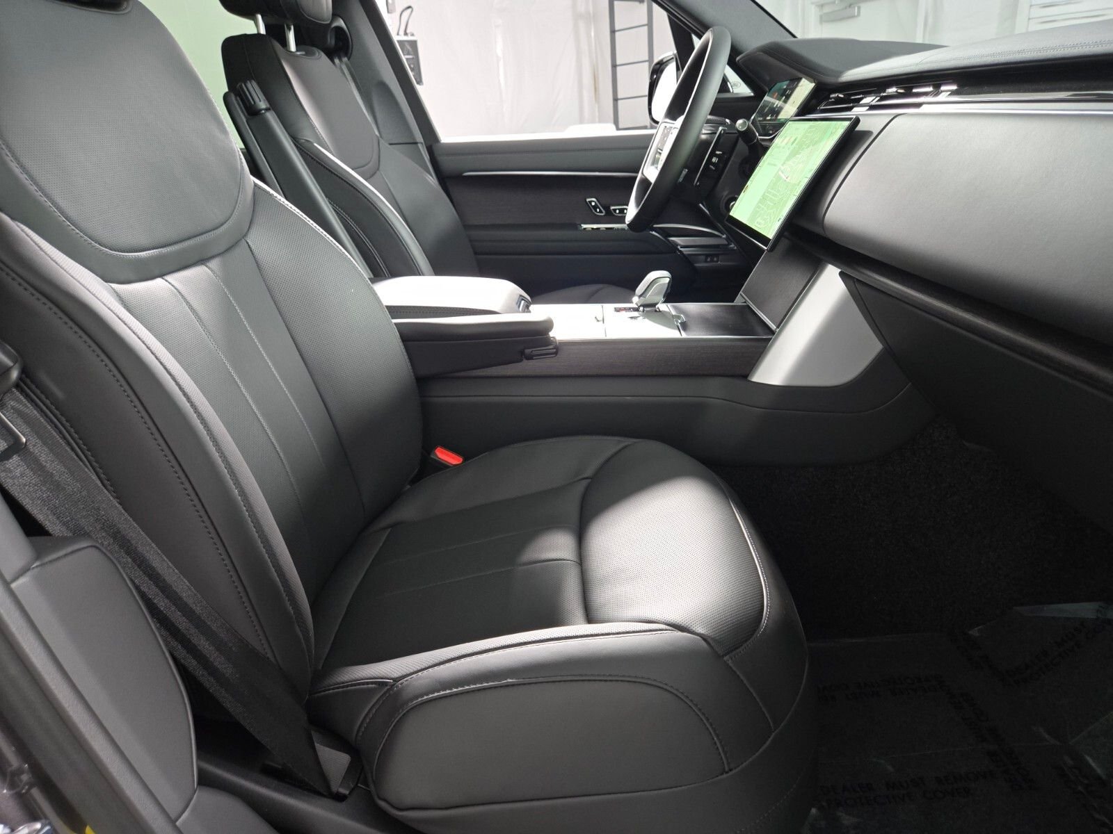New 2026 Charente Grey Land Rover SE image 3