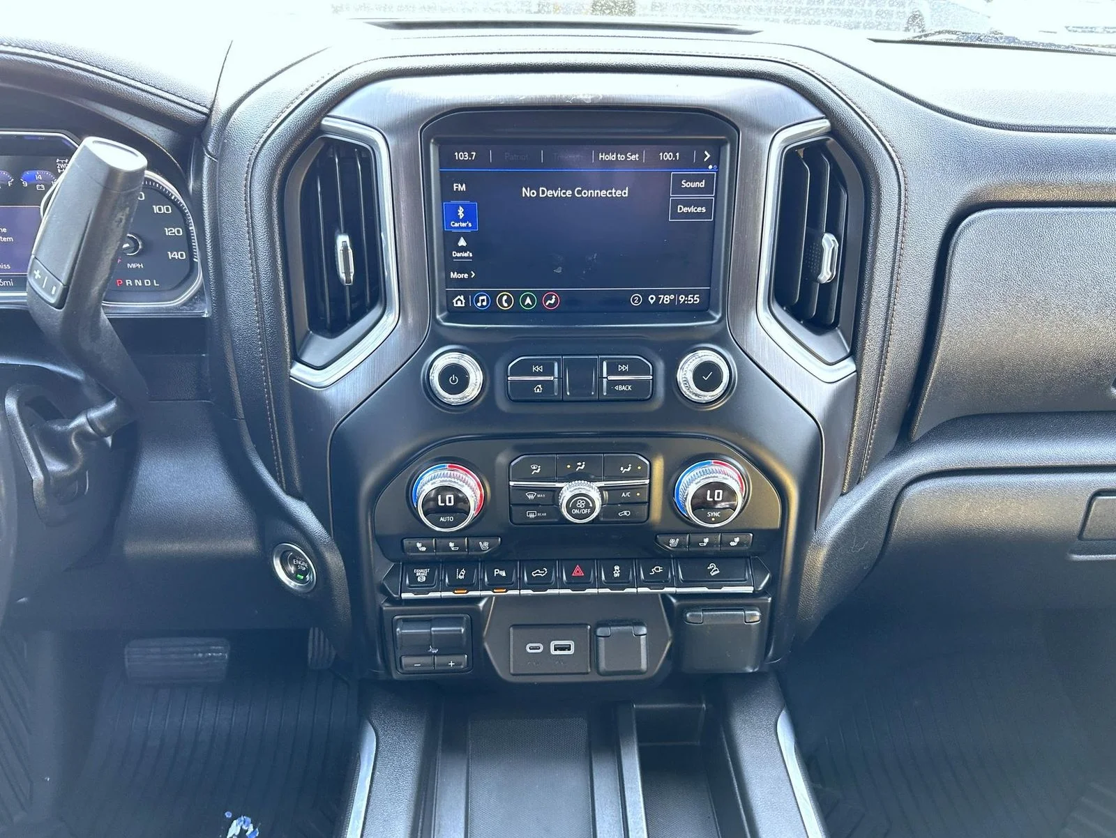 Used 2020 White GMC AT4 image 13