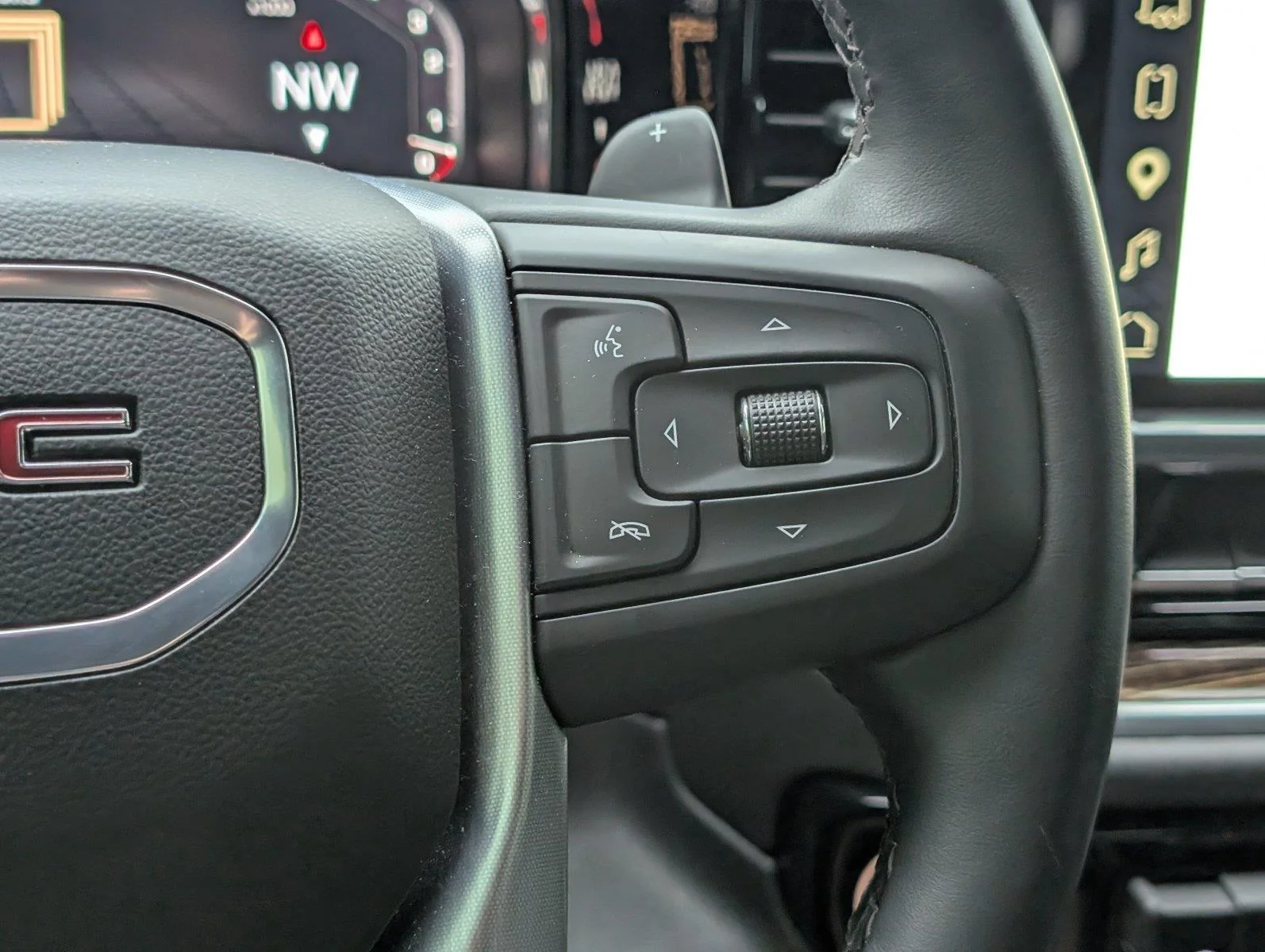 Used 2026 Summit White GMC Elevation image 28