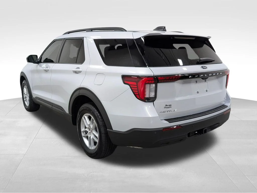 New 2026 Space White Metallic Ford Active image 24