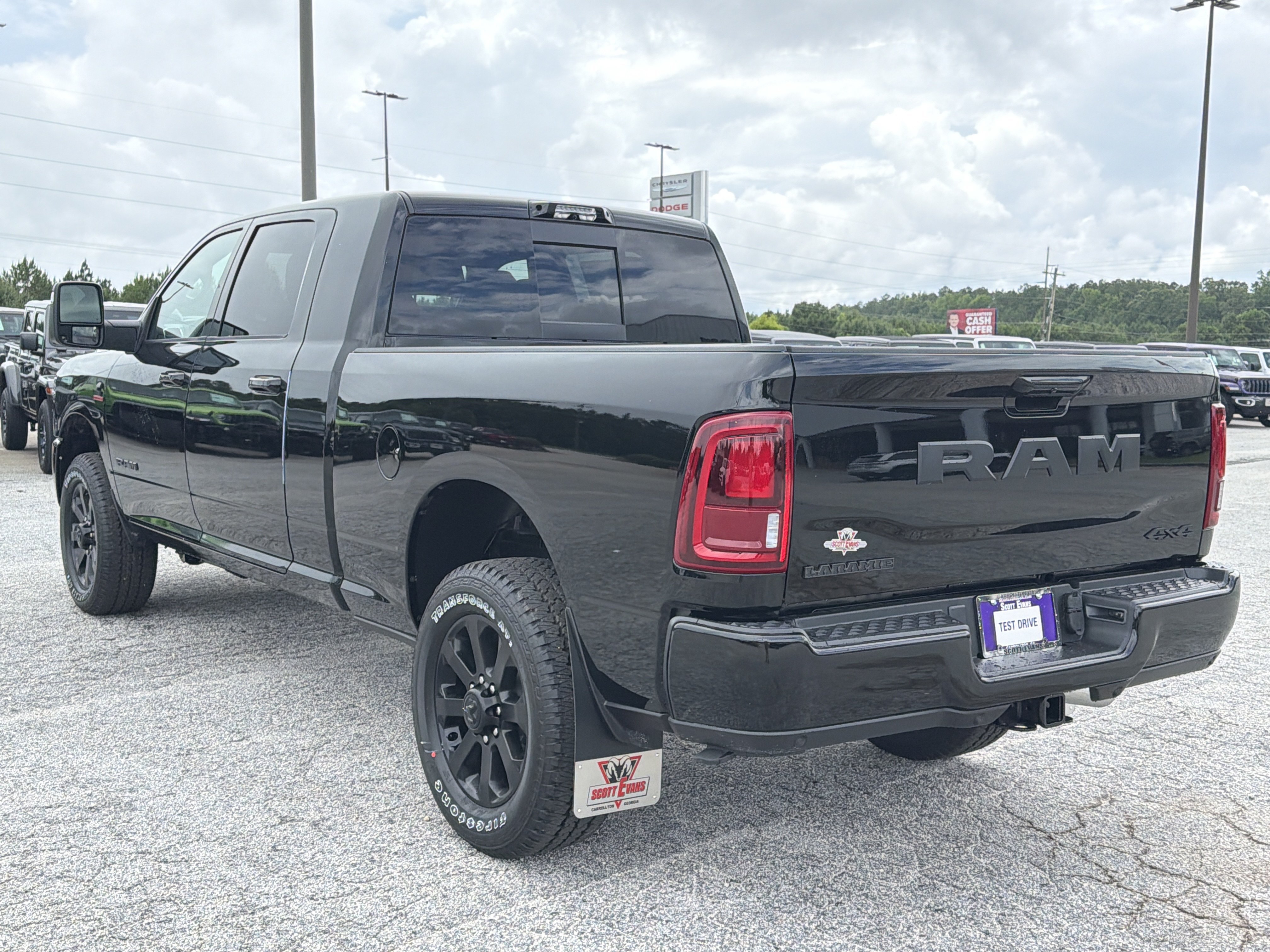 New 2026 Diamond Black Crystal Pearl-Coat Exterior Paint RAM Laramie image 6